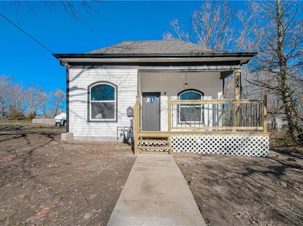304 E Elm St, Independence, MO 64050