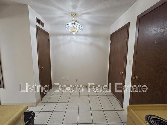 3rd image of 814 S 18th St #7