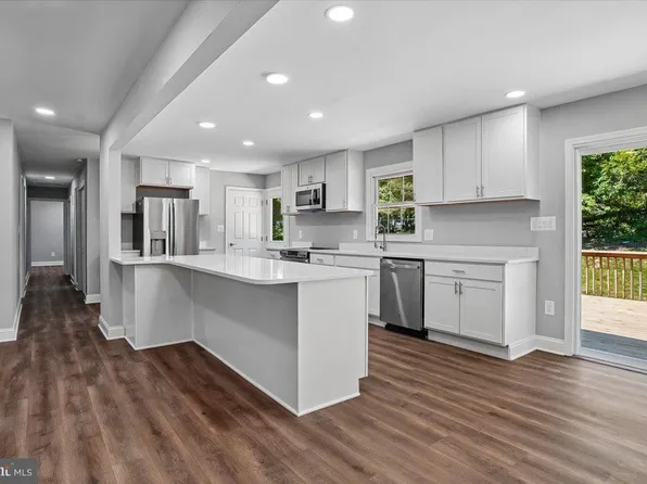 8814 Lafayette Dr, Owings, MD 20736
