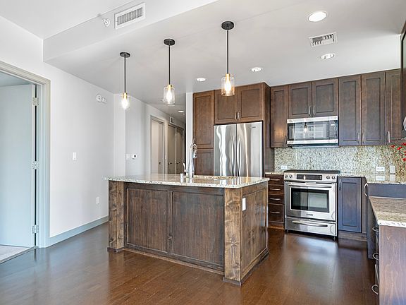 5th image of 10610 NE 9th Pl Unit 1502