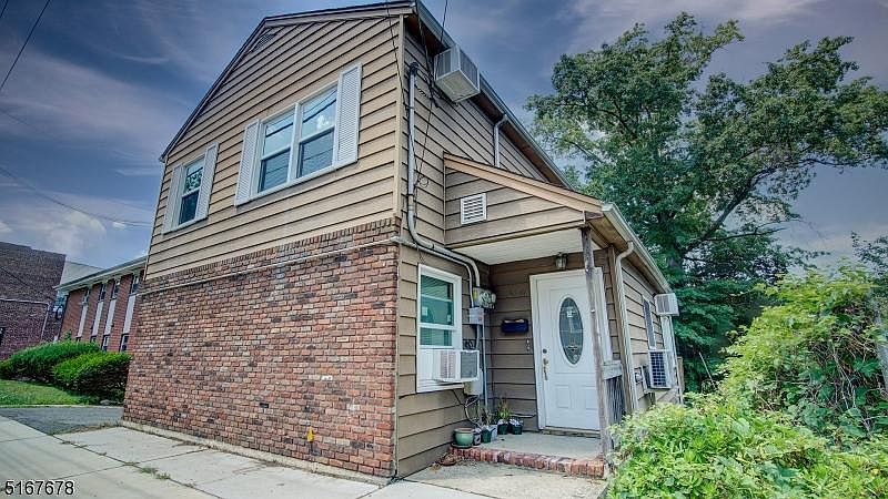 1st image of 850 Palisade Ave
