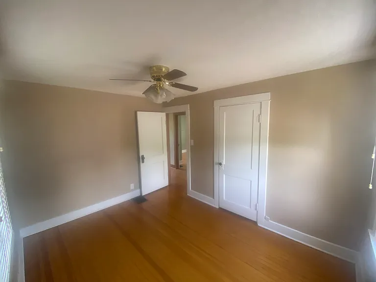 1668 N Longview St — Photo 12