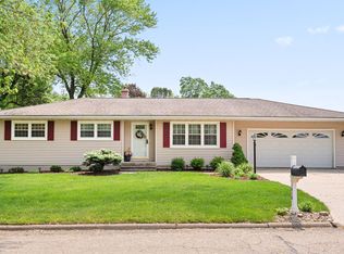 1018 Tee St, Dixon, IL 61021