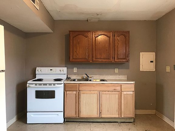 3rd image of 444 S Yale Ave