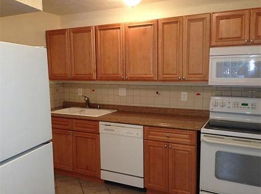 2nd image of 65 Manchester St #1