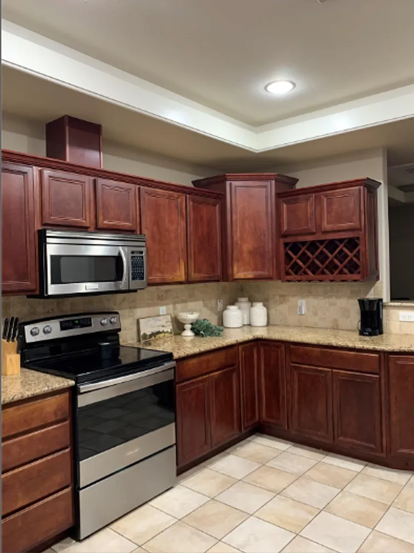 3/2 - 608 E 13th St, Georgetown Texas 78626 — Photo 2