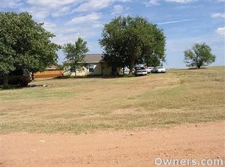 911 E Denver Ave, Turkey, TX 79261