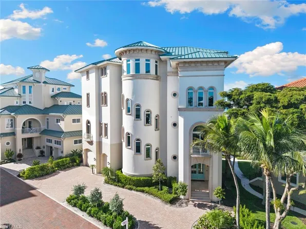 105 Felipe LN, BONITA SPRINGS, FL 34134