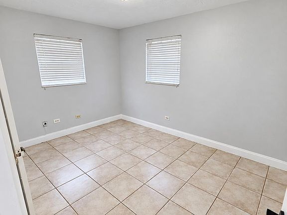 4th image of 5751 SW 37th St