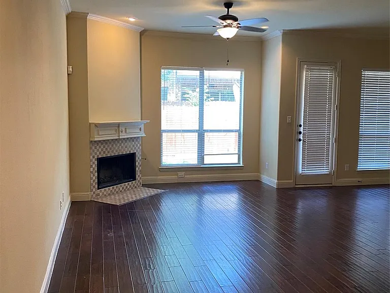2222 Kirby St — Photo 3