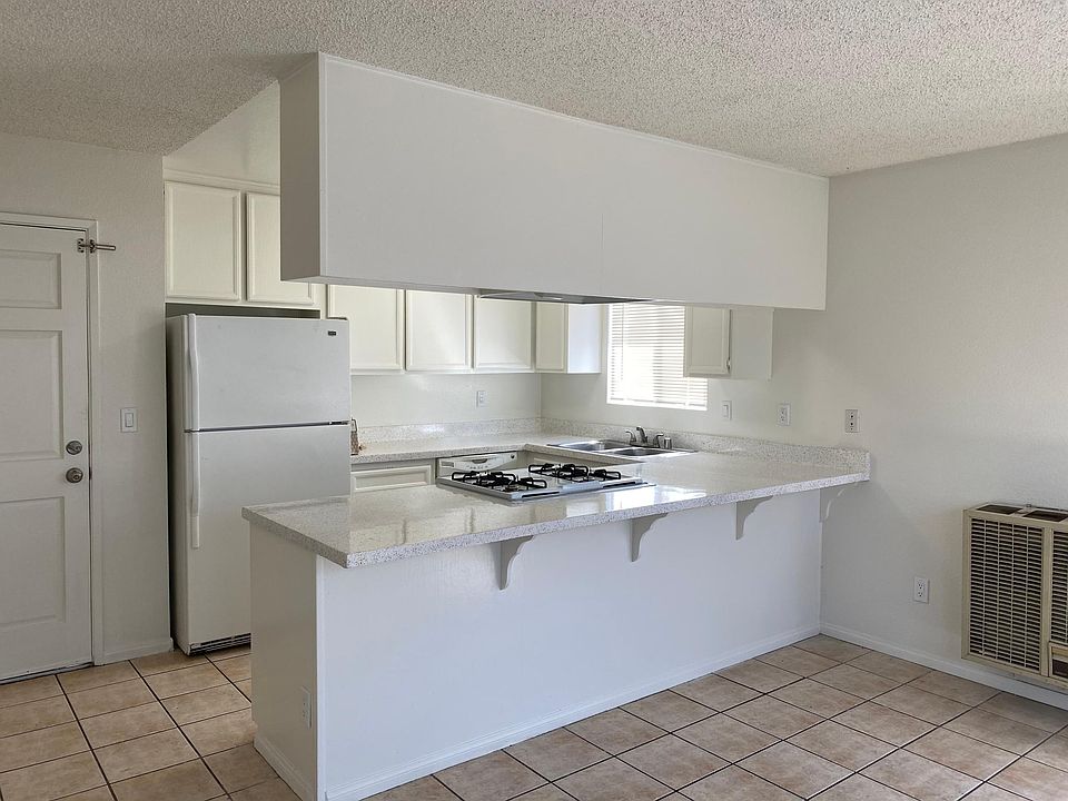 1st image of 560 Florida St #F