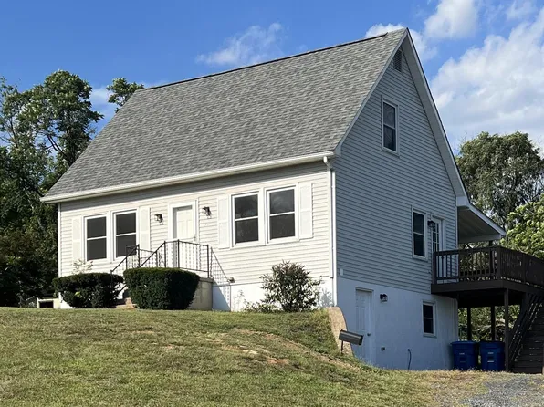 358 W Spring St, Woodstock, VA 22664