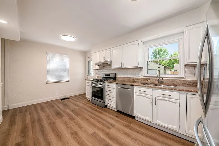 2135 Wesleyan Dr — Photo 7
