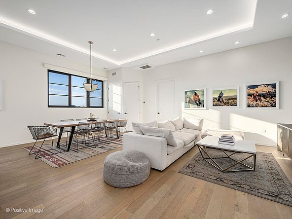 3rd image of 522 N Western Ave #402