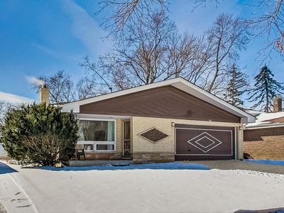 378 W Commonwealth Ln, Elmhurst, IL, 60126