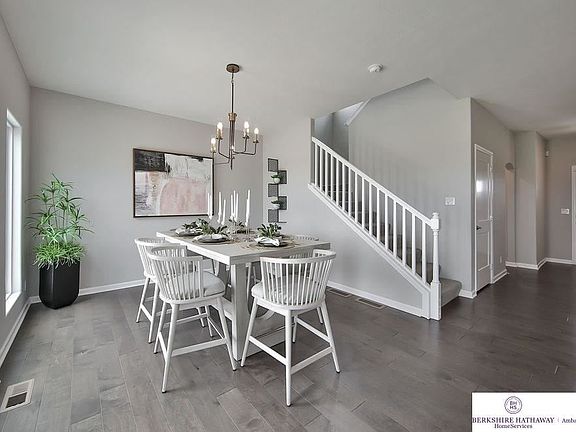 5th image of 10521 S 113th St