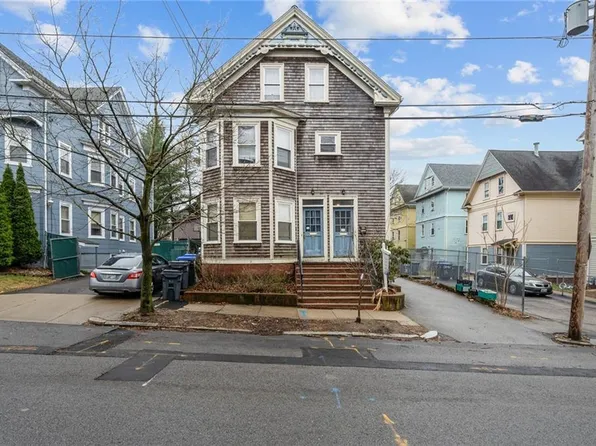 11 Larch St, Providence, RI 02906