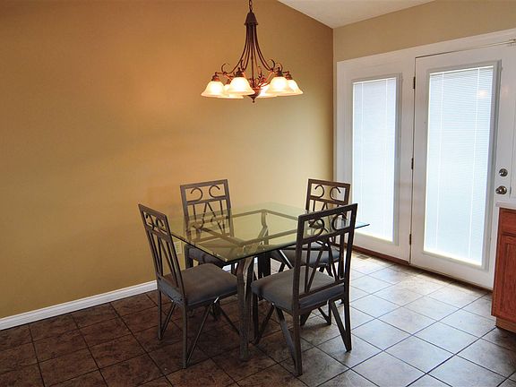 5th image of 76 Indian Creek Dr