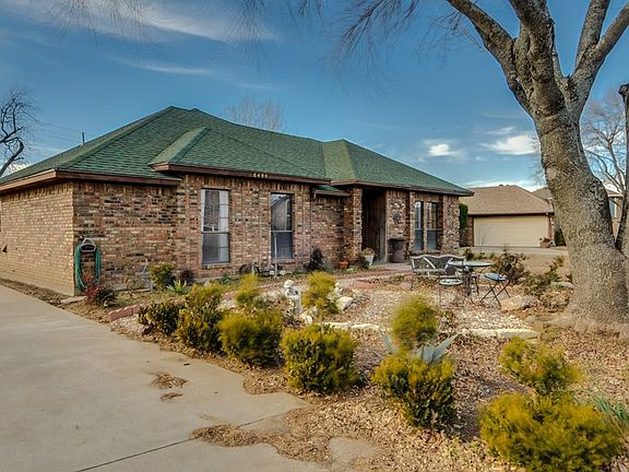 3rd image of 6408 Brownlee Ln