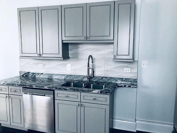 5th image of 625 E Groveland Park #3/3