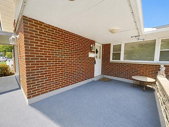 4th image of 3700 Santiago Dr