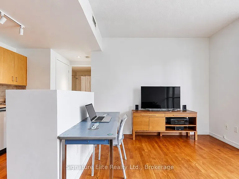 281 Mutual St #608 — Photo 12