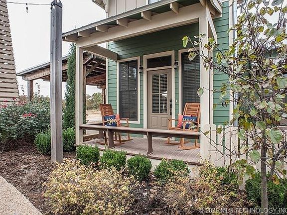2nd image of 33 Boardwalk Unit C