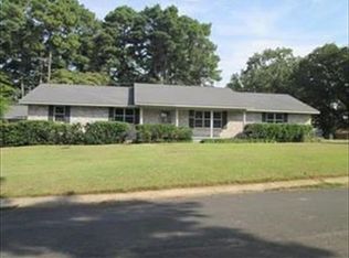 1824 Troy Cir, Benton, AR 72019