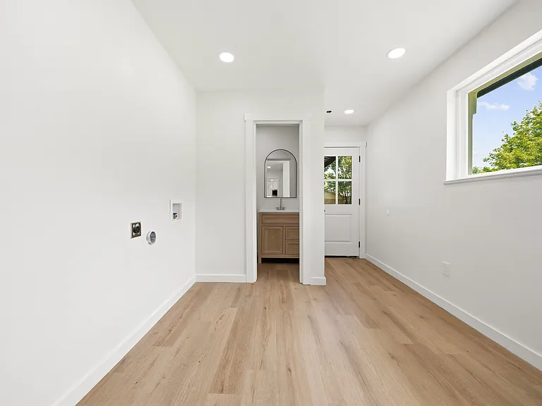 616 E Moonlight Dr — Photo 27