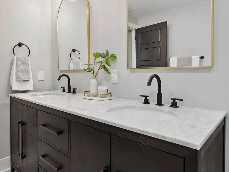 1110 W Valley Rd — Photo 52