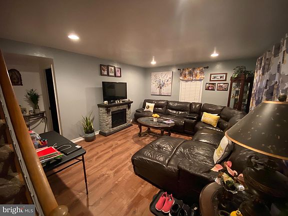3rd image of 107 Chestnut Ave