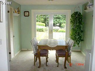 dining room out to back yard