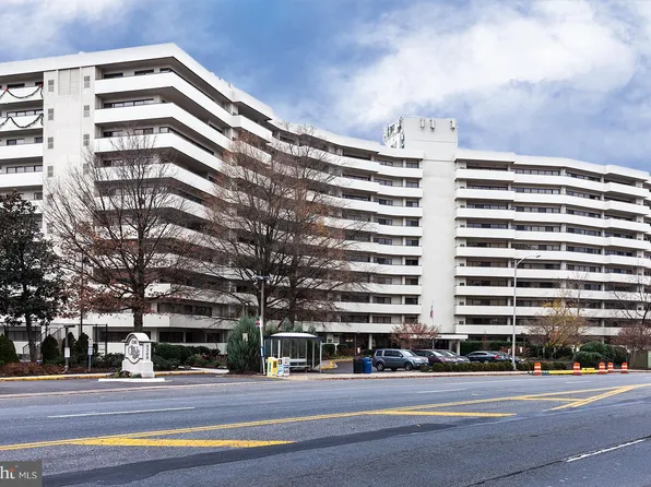 5300 Columbia Pike APT 915, Arlington, VA 22204