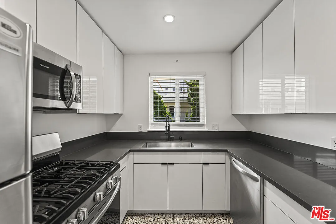 1 bed, 1.0 bath, $3,195 — Photo 4