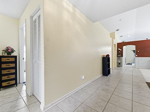 3rd image of 5317 Oakmont Village Circle