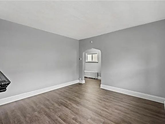 5th image of 839 Railroad St