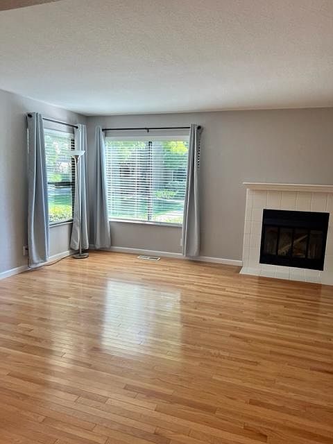 1st image of 211 Del Monte Ln