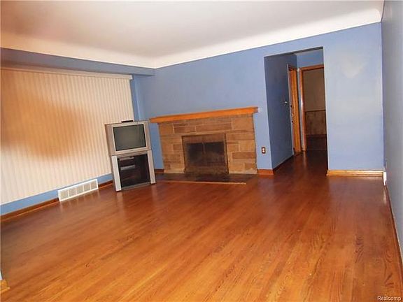 3rd image of 9153 Garfield Ct