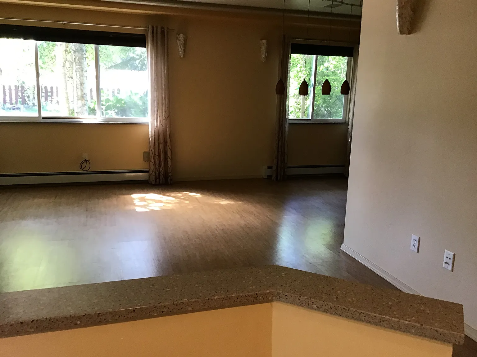 3 bed, 1500 sqft, $2,500 — Photo 2
