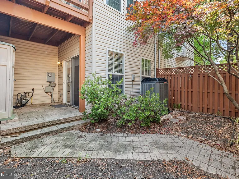 5011 Waple Ln — Photo 60