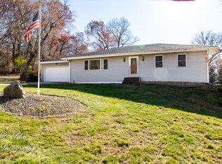 1005 Yuma Trl, McHenry, IL 60051