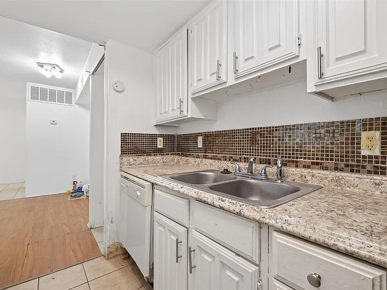 6001 Reims Rd #802 — Photo 11