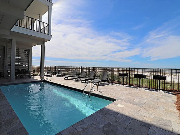 Gulf front pool area