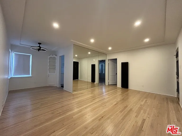 10574 Ayres Ave — Photo 1