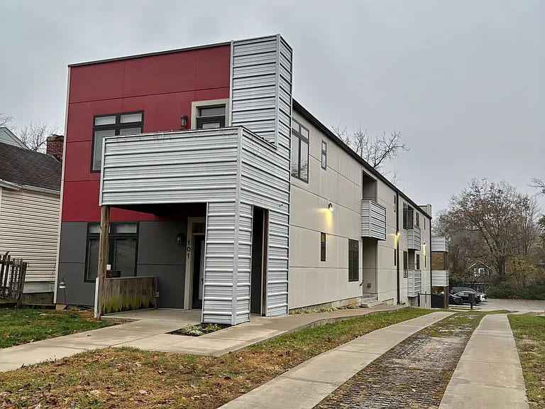 124 Vernon Ave #102 — Photo 1