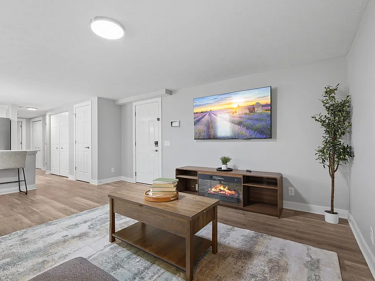 21 W 16th Street21 B01 Indianapolis #STREET21-B01 — Photo 5