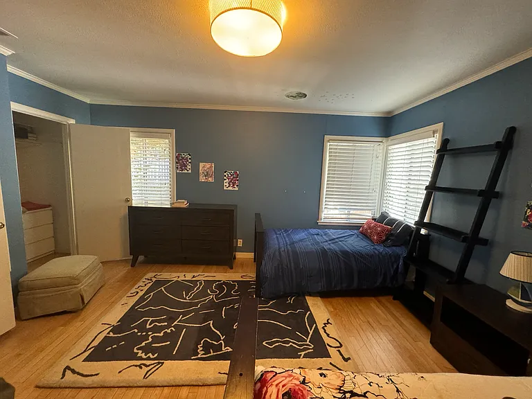1402 Notre Dame Ave — Photo 17