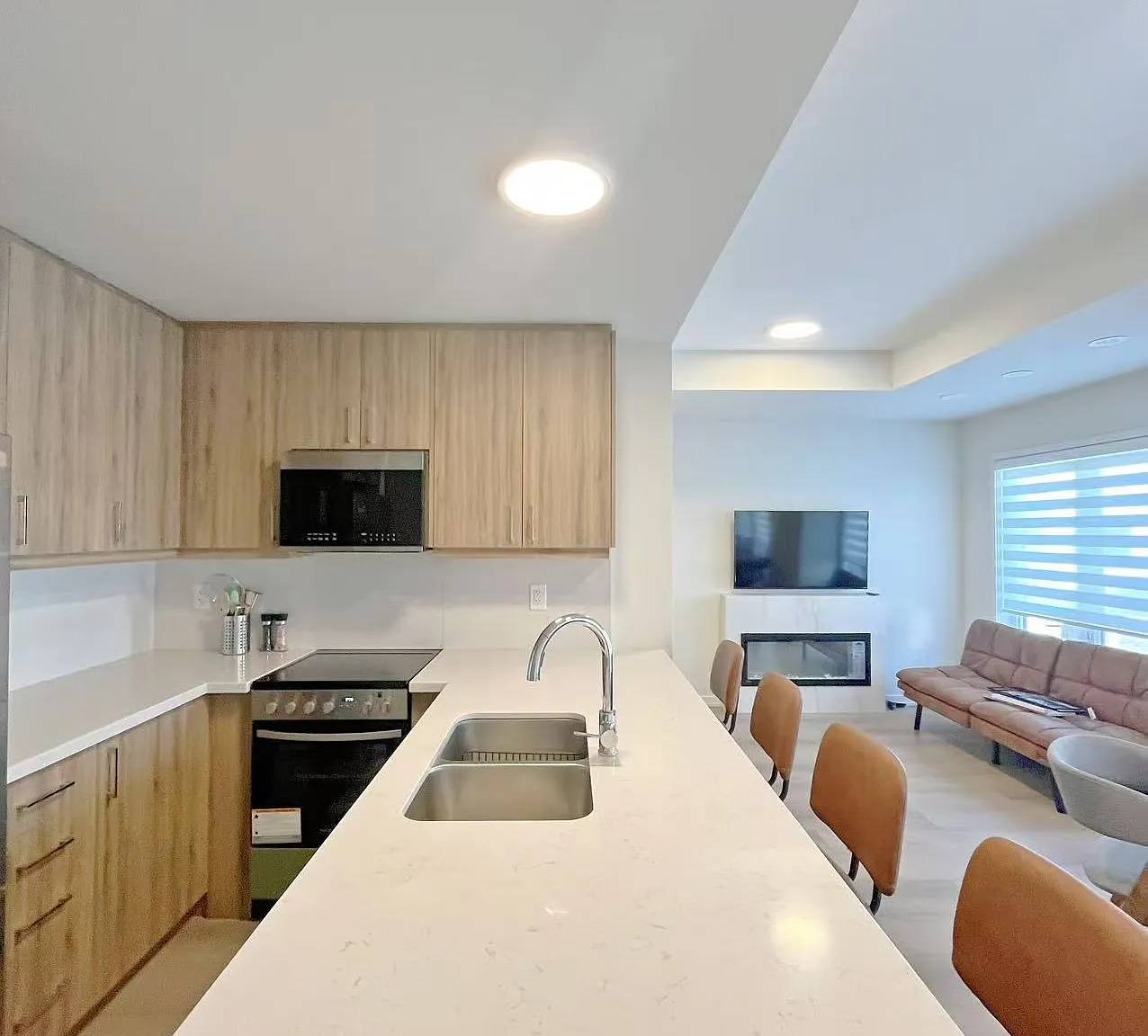 3 bed, $3,500 — Photo 2
