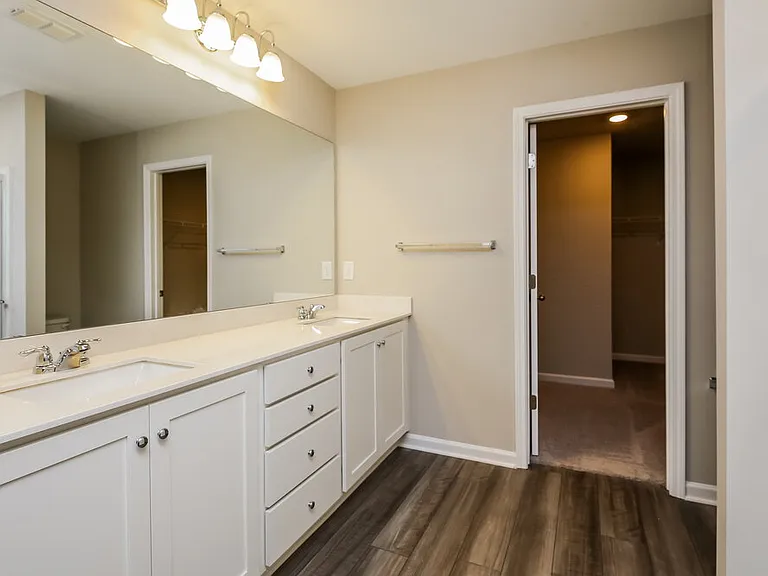 247 Pond Ct — Photo 10