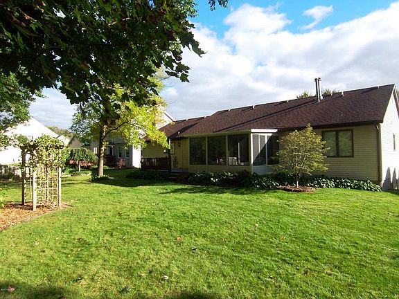 5th image of 4129 Cummings Ct NW